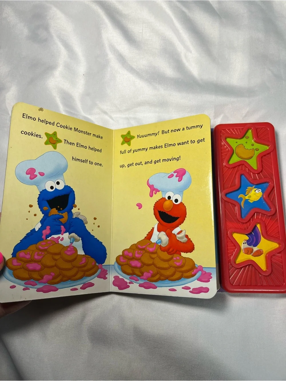 2009 Sesame Street Move With Elmo Play-A-Sound Hardcover Book‎